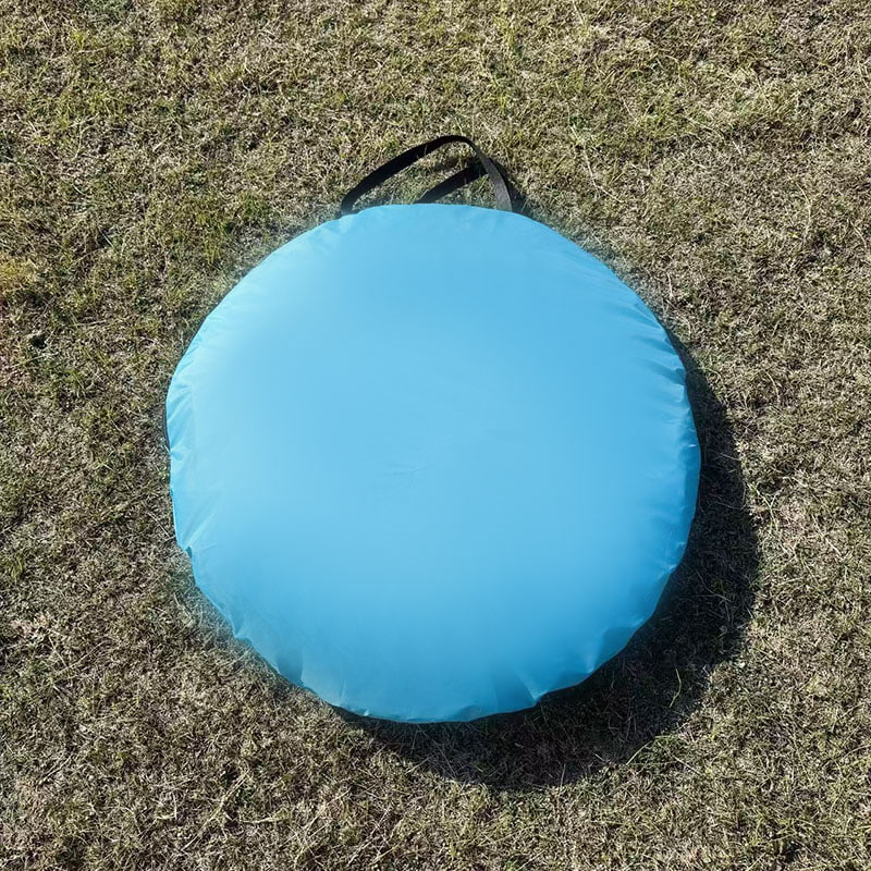 เต็นท์ชายหาดแบบพกพาติดตั้งด่วนสำหรับหลายคนกลางแจ้ง