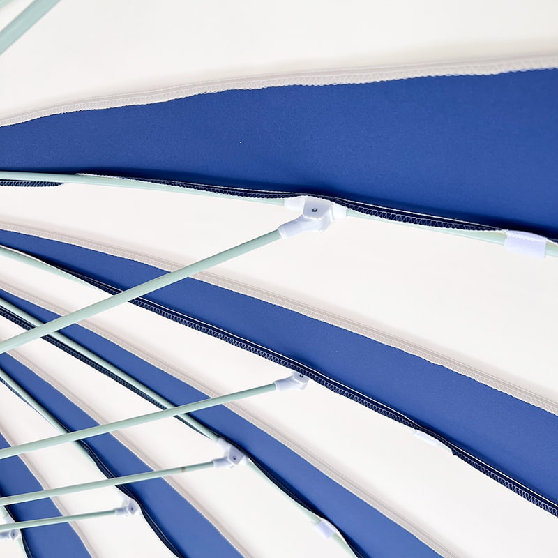 ร่มเจดีย์เย็บปะติดปะต่อสีน้ำเงินและสีขาว 2.5 ม