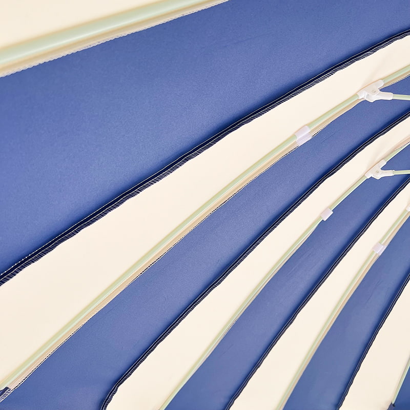 ร่มเจดีย์เย็บปะติดปะต่อสีน้ำเงินและสีขาว 2.5 ม